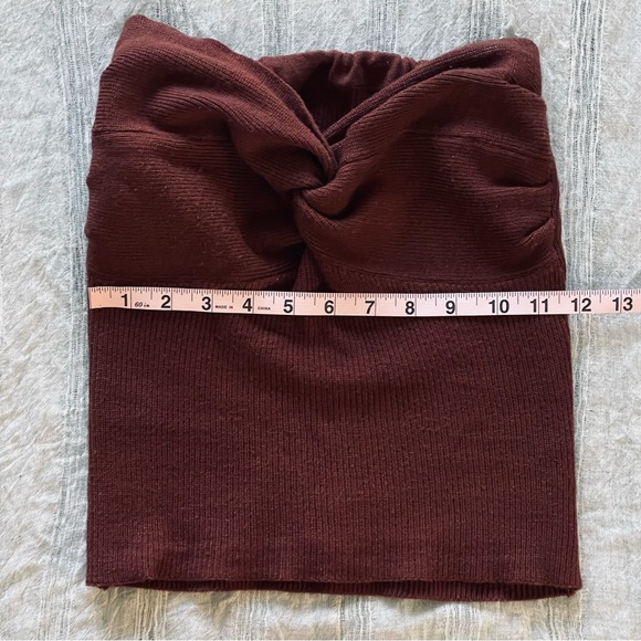 Cropped Sleeveless Knitted Top - Picture 5 of 5